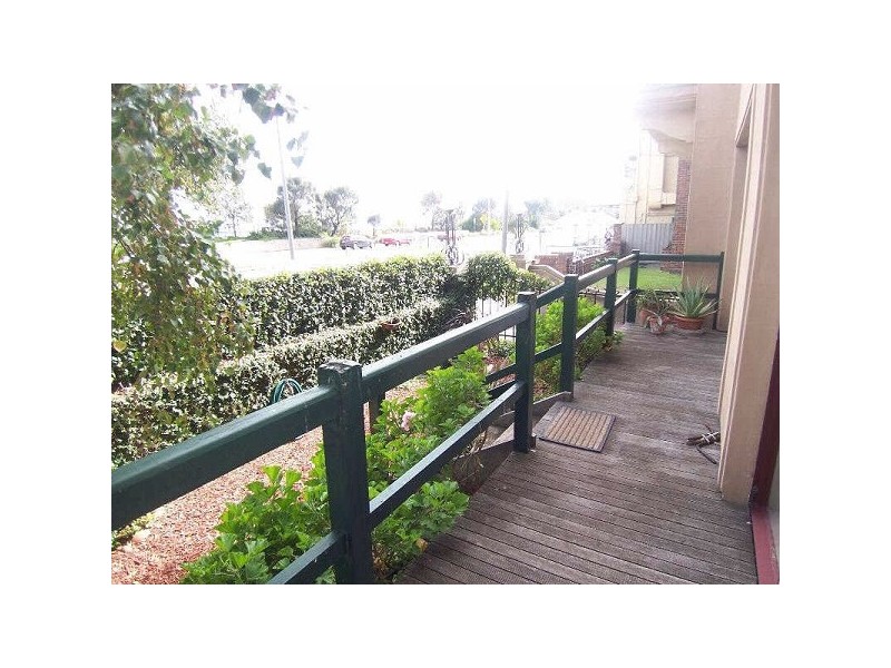 1A/19  Marine Parade, St Kilda VIC 3182