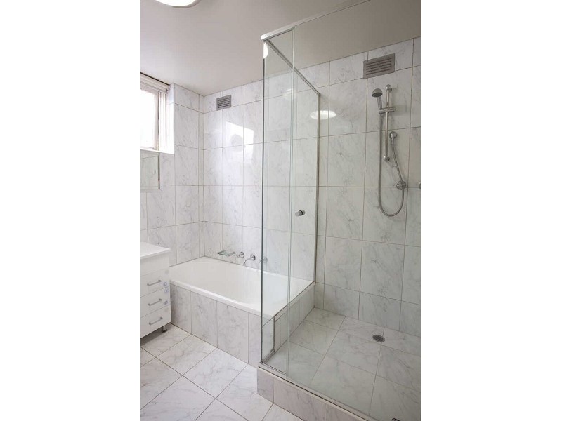 1/2  Crimea Street, Caulfield North VIC 3161