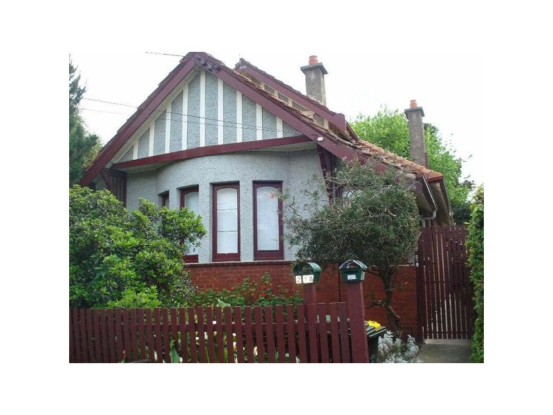 2/18  Gurner Street, St Kilda VIC 3182