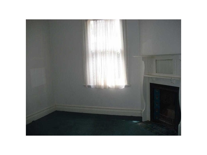 2/18  Gurner Street, St Kilda VIC 3182