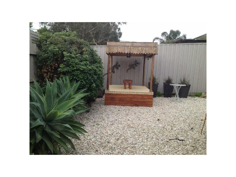 1  Raleon Ave, Frankston VIC 3199