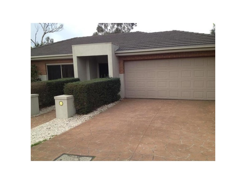 1  Raleon Ave, Frankston VIC 3199