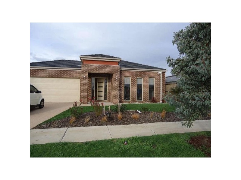 6 Ercildoune Court, Cranbourne West VIC 3977