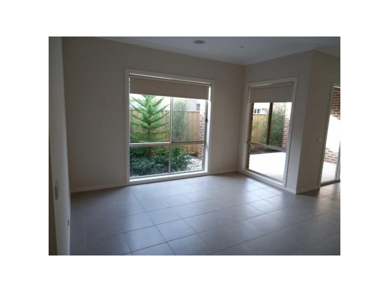 6 Ercildoune Court, Cranbourne West VIC 3977