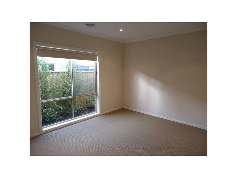 6 Ercildoune Court, Cranbourne West VIC 3977