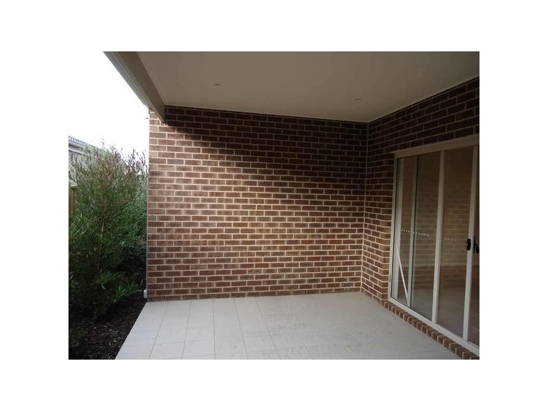 6 Ercildoune Court, Cranbourne West VIC 3977