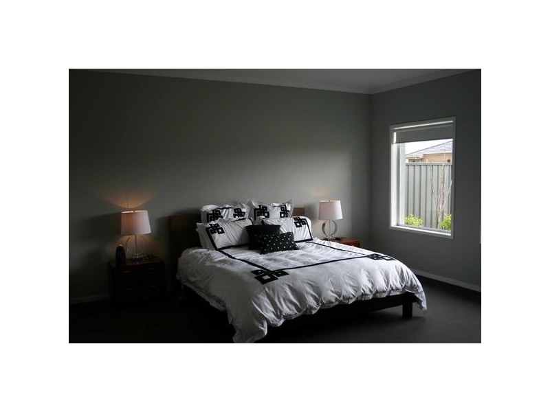 29  Connewara Crescent, Clyde North VIC 3978