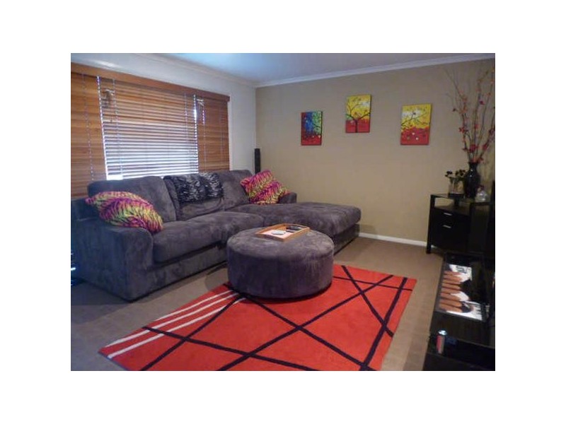 13 Riviera Drive, Pakenham VIC 3810