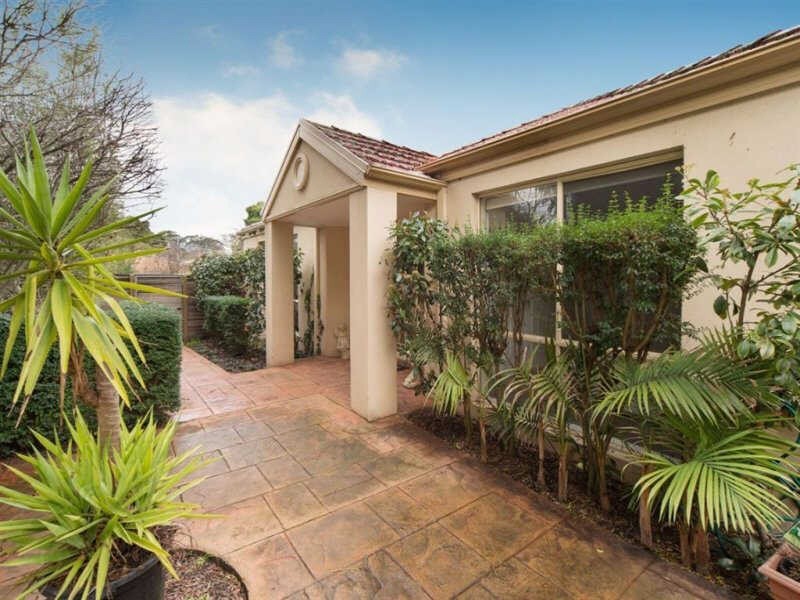 8  Orchard Grove, Frankston South VIC 3199