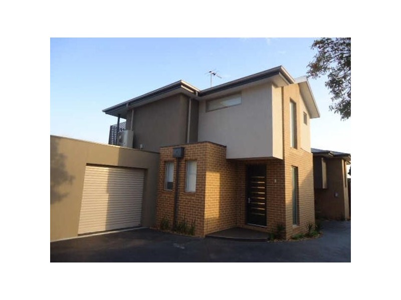 2/4  Denbigh Street, Frankston South VIC 3199