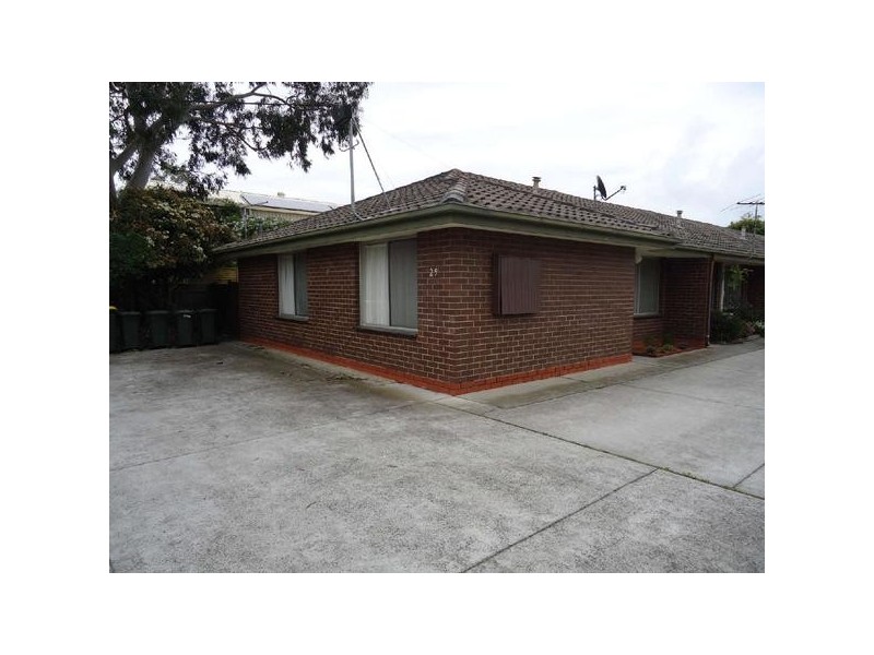 1/29  Gairloch Drive, Frankston VIC 3199