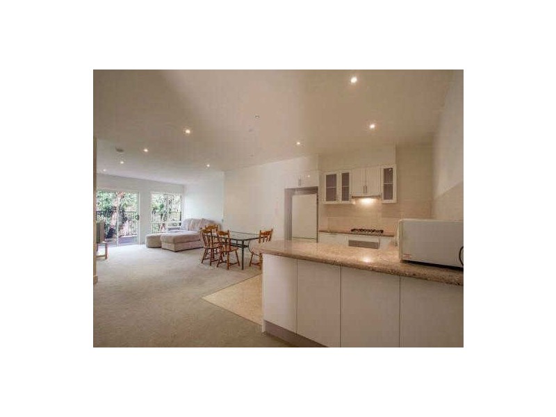 4/32  Pine Hill Drive, Frankston VIC 3199