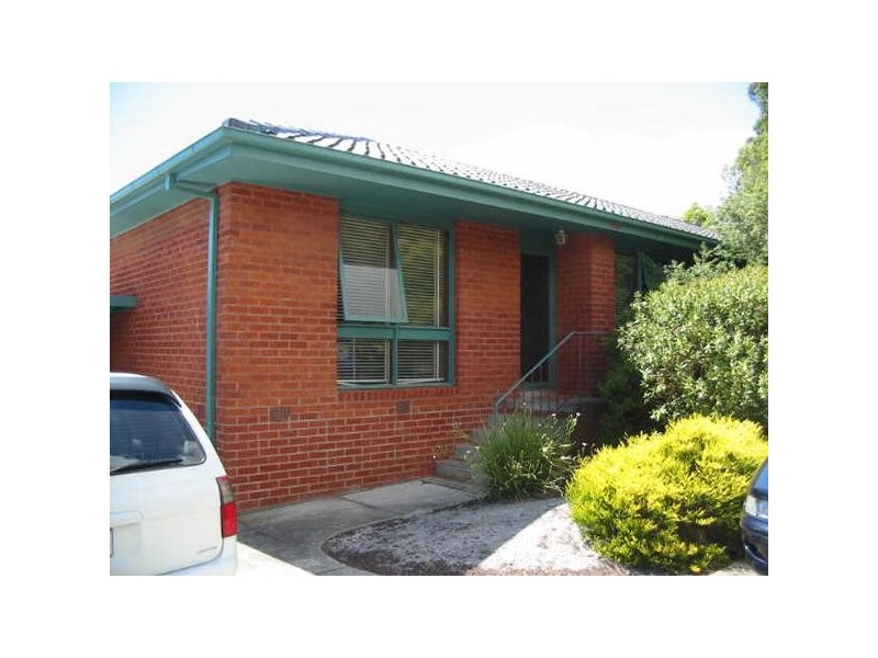 2/20  Lucerne Avenue, Mornington VIC 3931