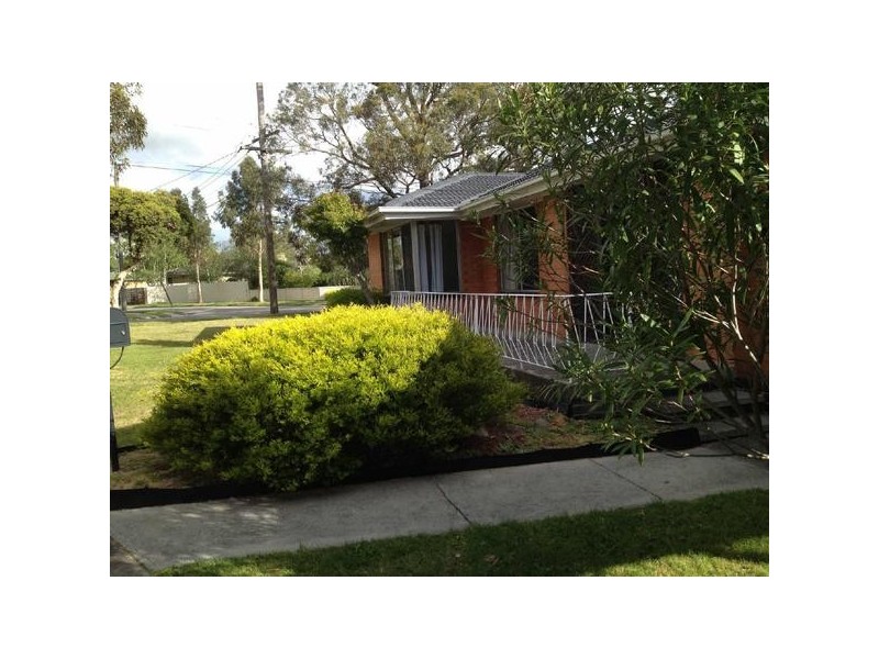 24 Berberis Crescent, Frankston VIC 3199