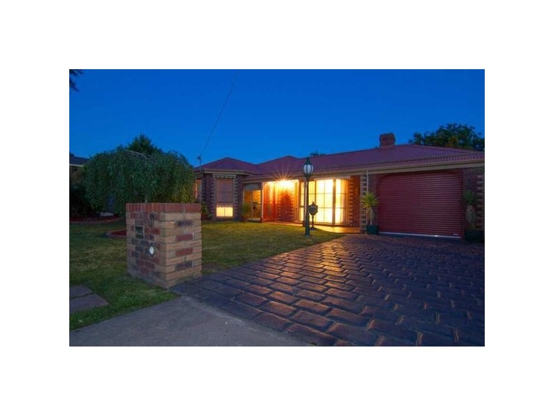 8  Diana Court, Langwarrin VIC 3910