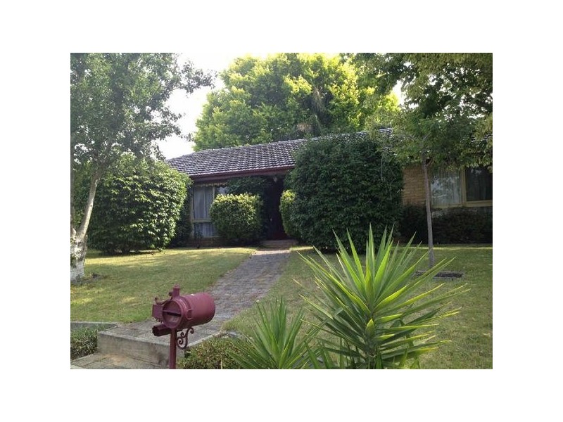 4 Elinga Court, Frankston VIC 3199