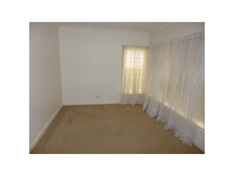 23 Raymond Road, Seaford VIC 3198