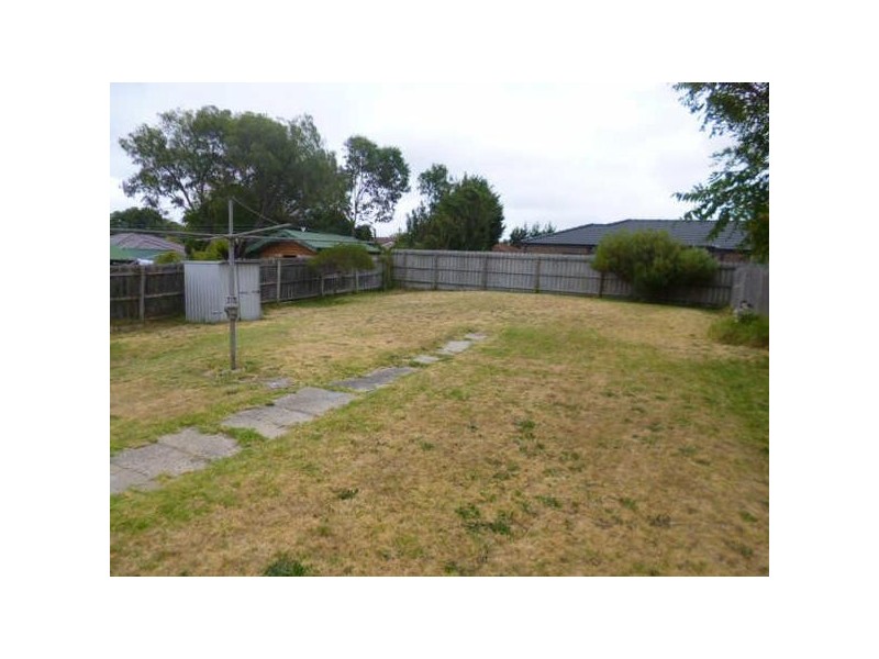 23 Raymond Road, Seaford VIC 3198