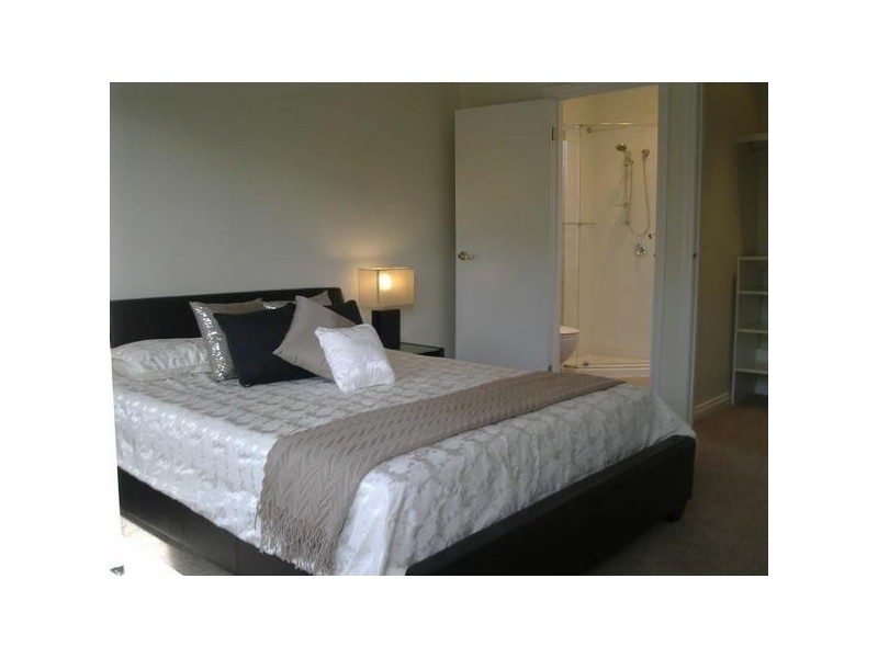 4/2  Wettenhall Road, Frankston VIC 3199