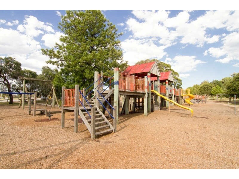 11 Kareela Road, Frankston VIC 3199