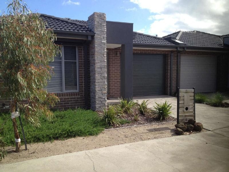 4 Blossom Way, Carrum Downs VIC 3201