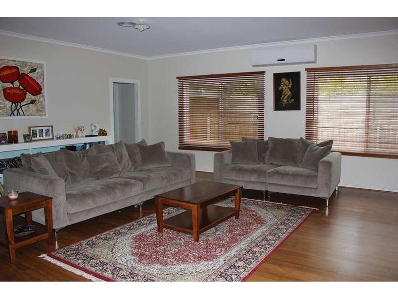 2/57  Rosslyn Ave, Seaford VIC 3198