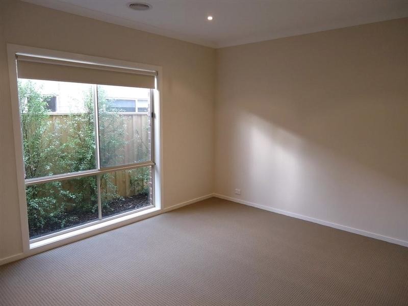 6 Ercildoune Court, Cranbourne West VIC 3977