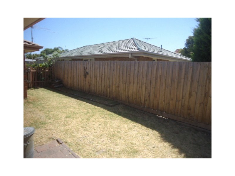 8 Tussock Court, Frankston VIC 3199