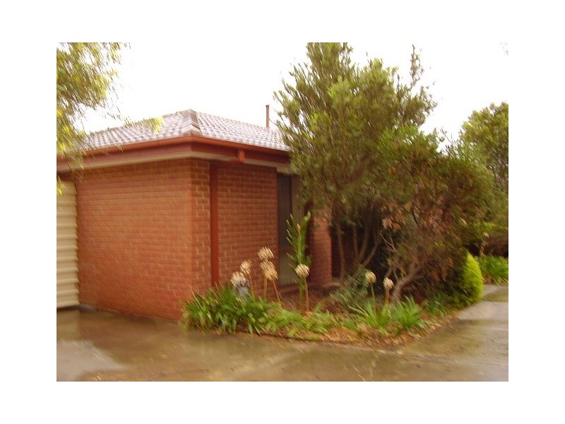 2/7-9 Bushlark Drive, Carrum Downs VIC 3201