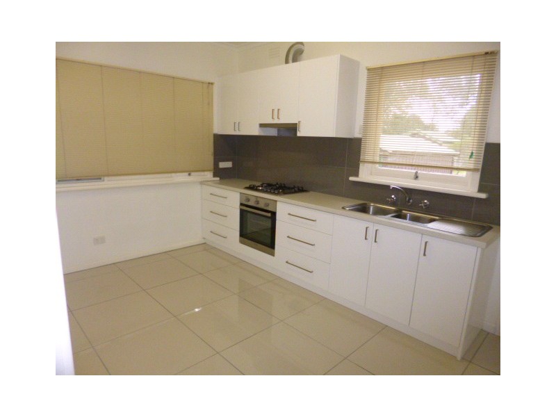 23 Raymond Road, Seaford VIC 3198