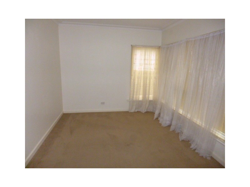 23 Raymond Road, Seaford VIC 3198