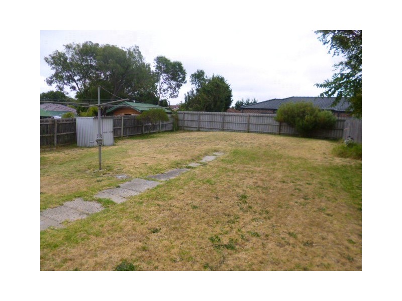 23 Raymond Road, Seaford VIC 3198