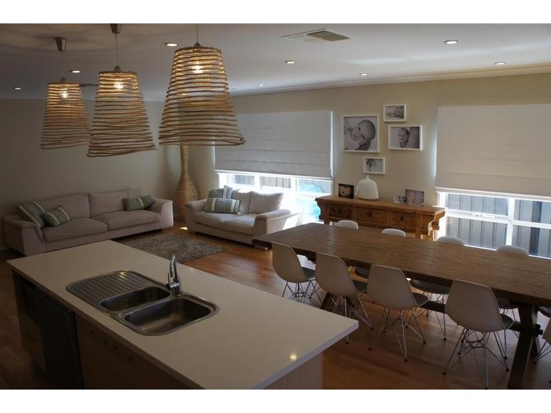 21 Connewara Crescent, Clyde North VIC 3978