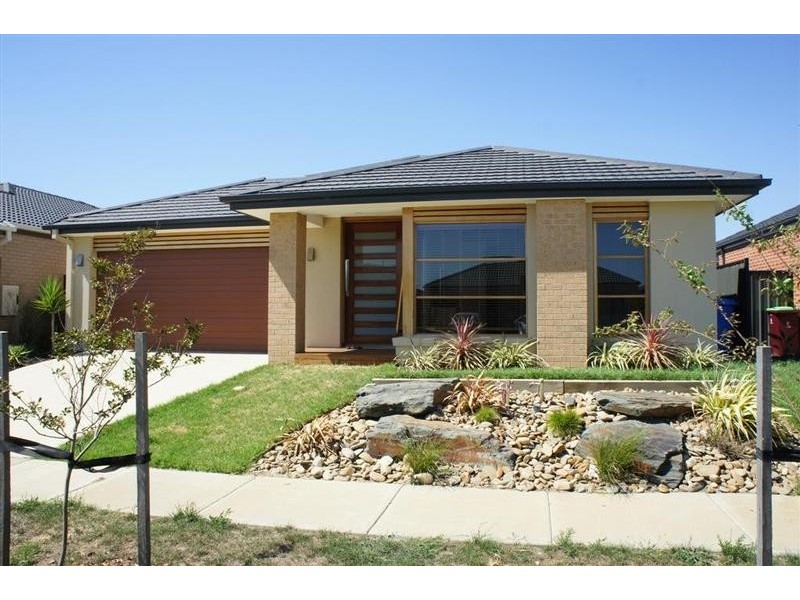 21 Connewara Crescent, Clyde North VIC 3978