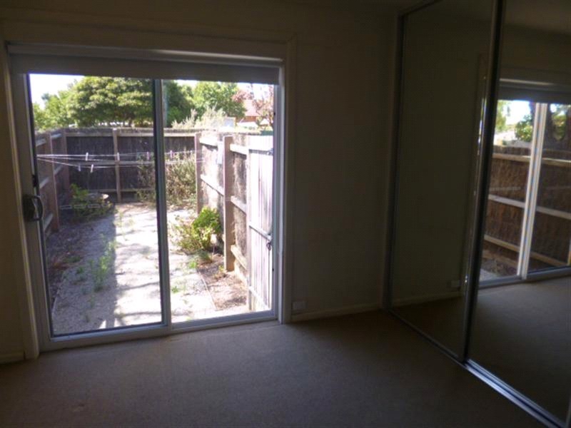 2/4 Reid Street, Frankston VIC 3199