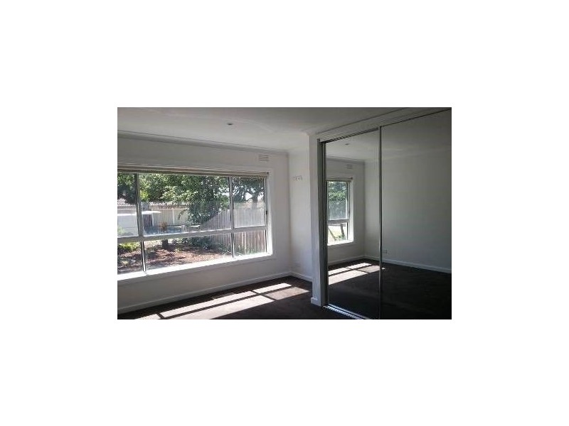 8 Roberts Street, Frankston VIC 3199