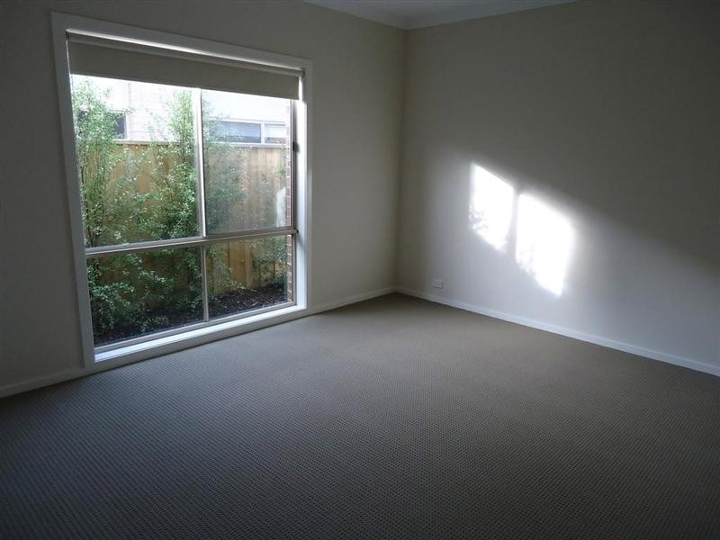 6 Ercildoune Court, Cranbourne West VIC 3977