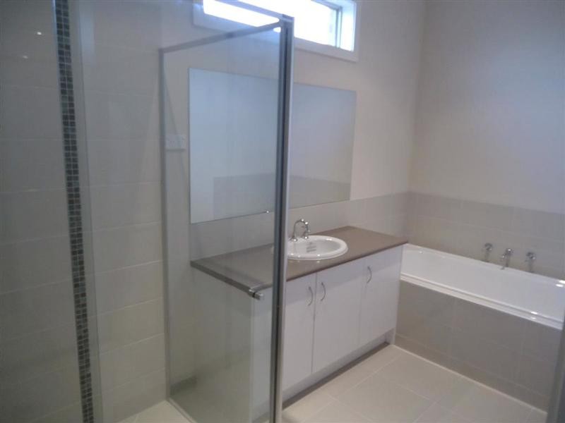 6 Ercildoune Court, Cranbourne West VIC 3977