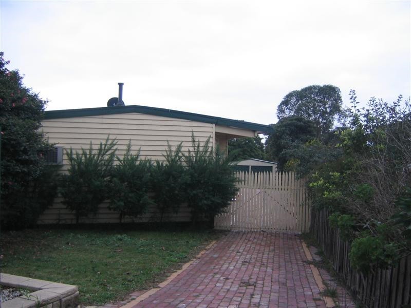 176 Cranbourne Road, Frankston VIC 3199