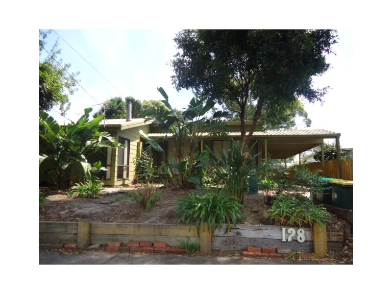 128 Rosslyn Avenue, Seaford VIC 3198