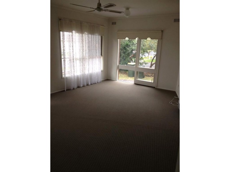 34 Dell Rd, Frankston VIC 3199