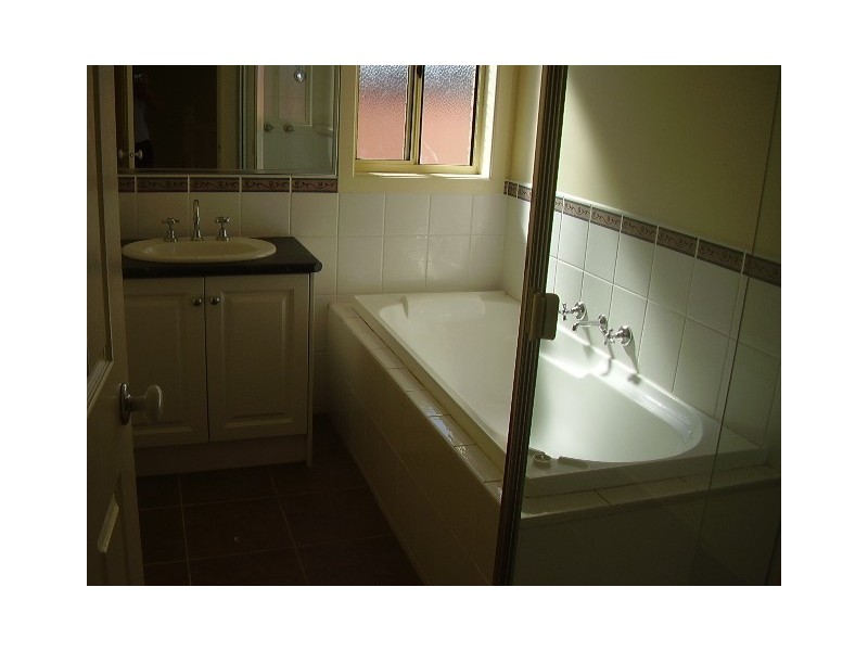 10 Narelle Court, Skye VIC 3977