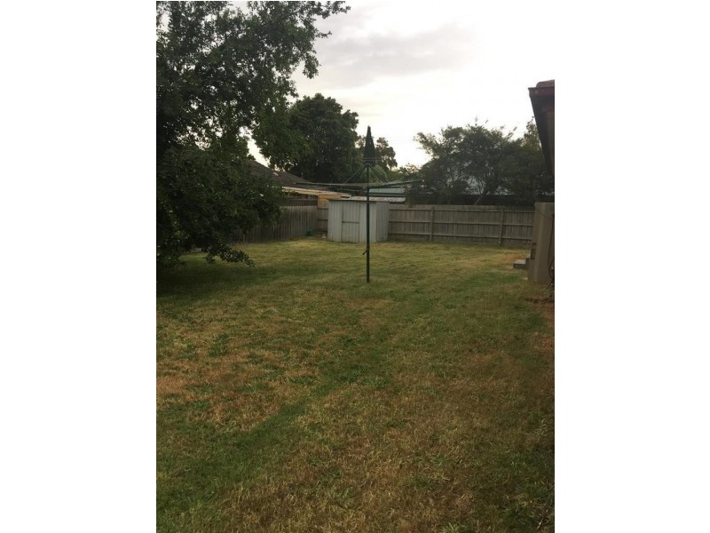 2A Moomba Avenue, Seaford VIC 3198