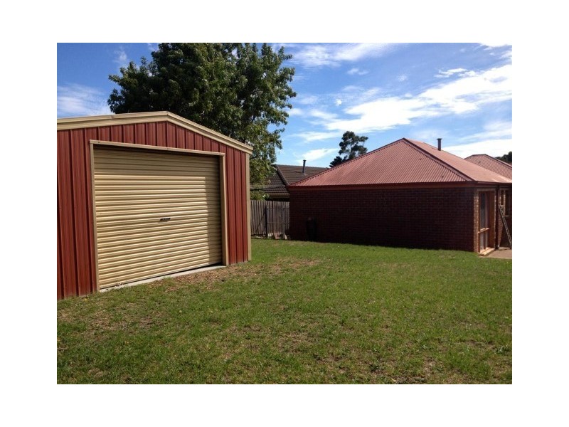 16 Heysen Drive, Skye VIC 3977