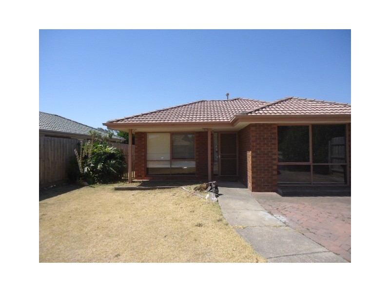 8 Tussock Court, Frankston VIC 3199