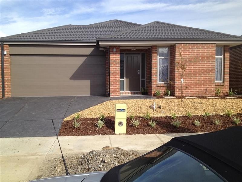 46 Connewara Crescent, Clyde North VIC 3978