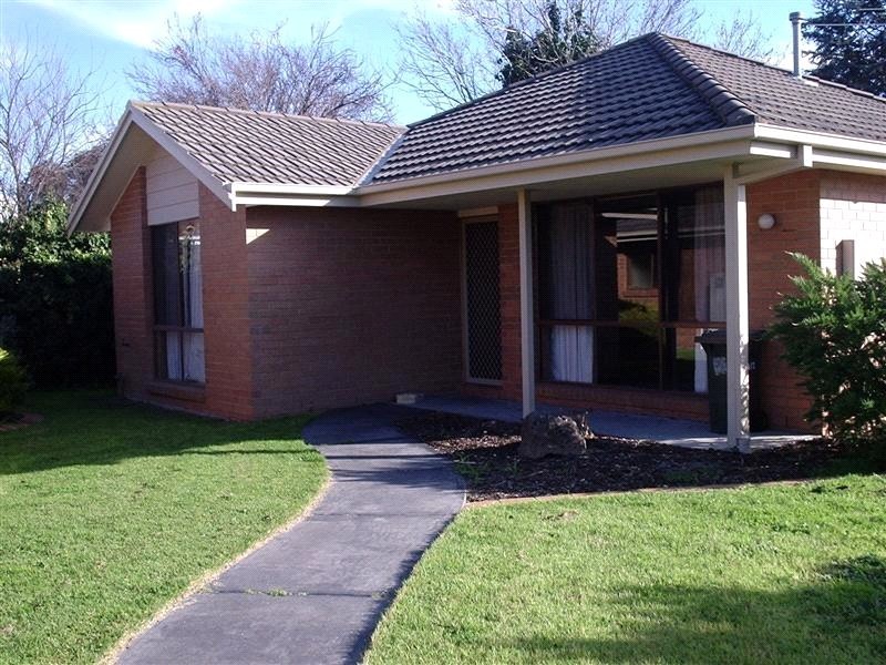 1/2 Wise Avenue, Seaford VIC 3198