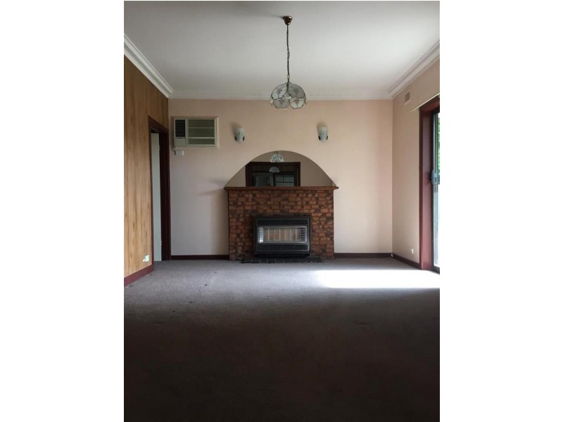 50 McMahons Rd, Frankston VIC 3199