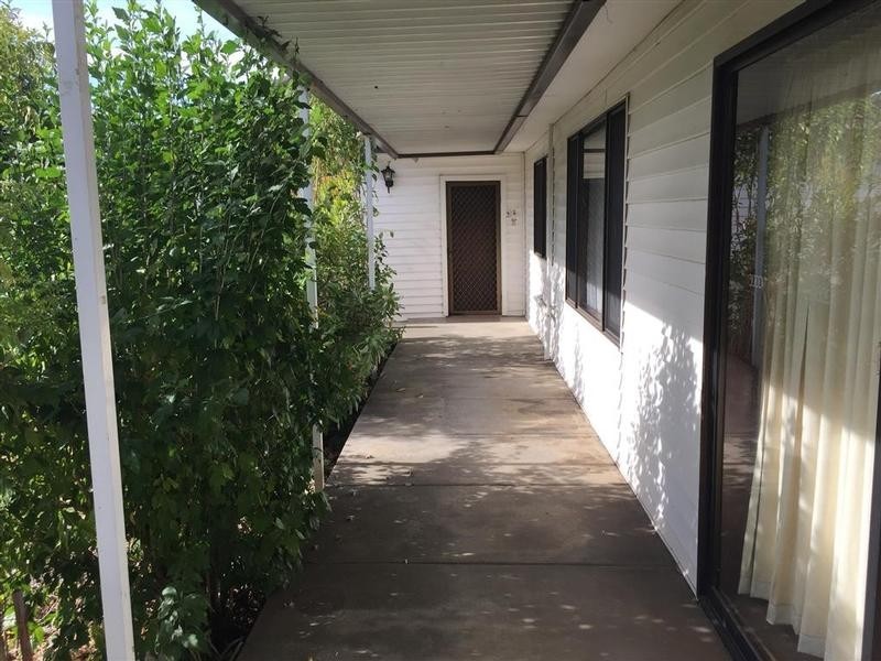 50 McMahons Rd, Frankston VIC 3199