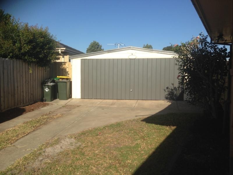 71 Brunning Crescent, Frankston North VIC 3200